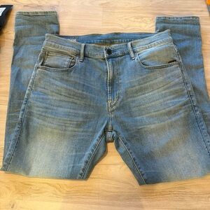 Men's Light Blue Jeans
